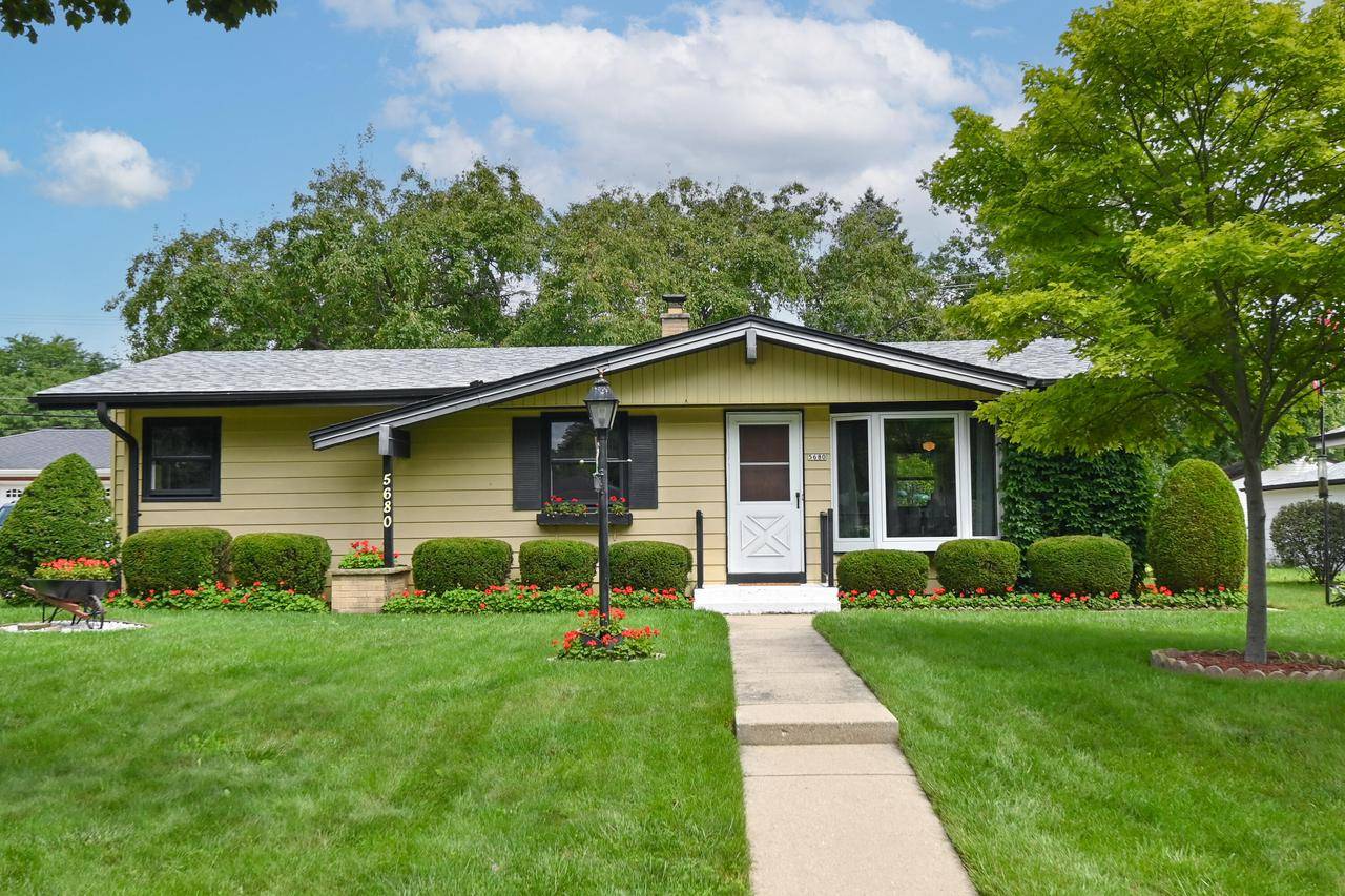 Milwaukee, WI 53221,5680 S Madeline AVENUE
