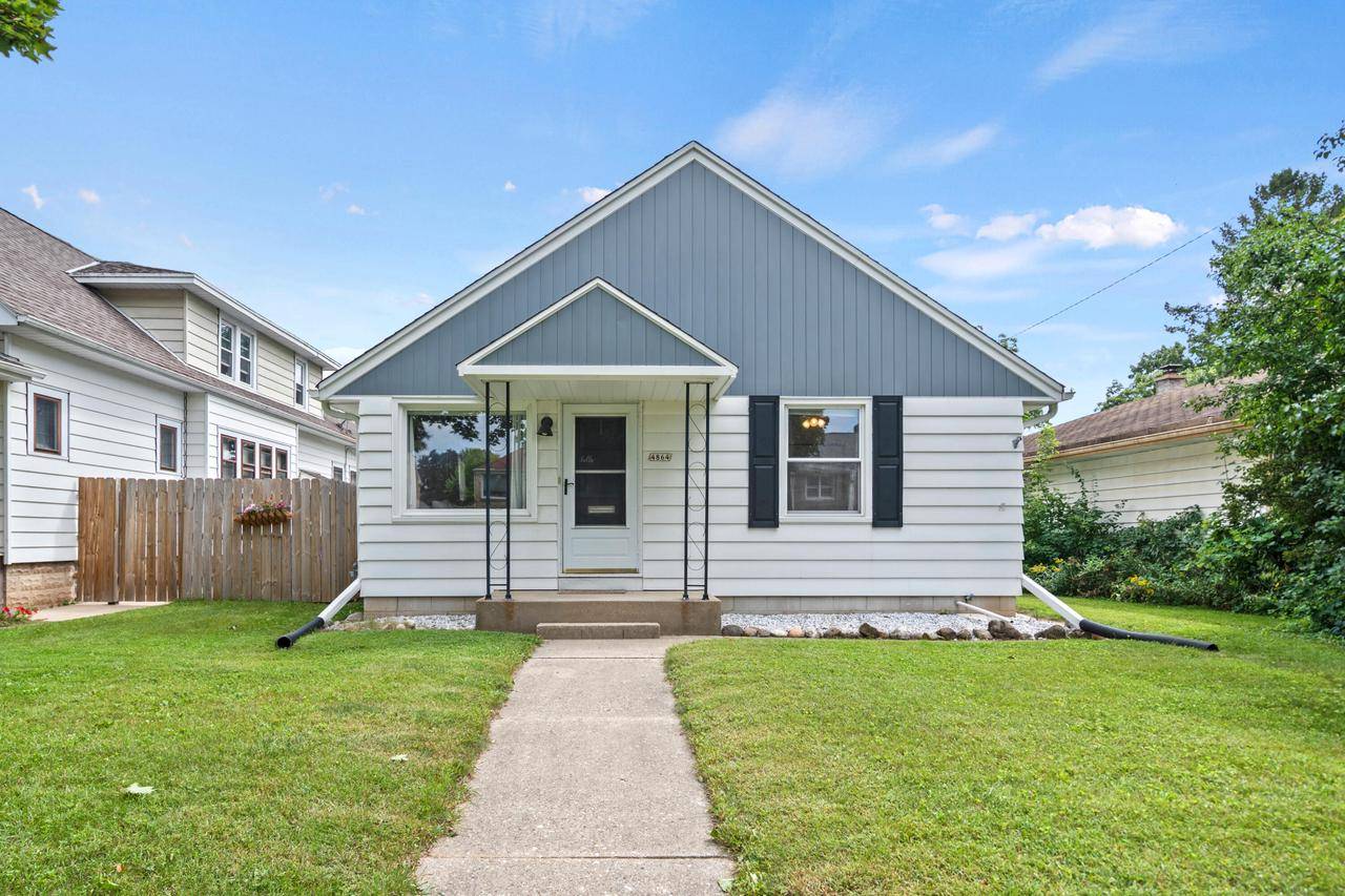 Glendale, WI 53217,4864 N Mohawk AVENUE