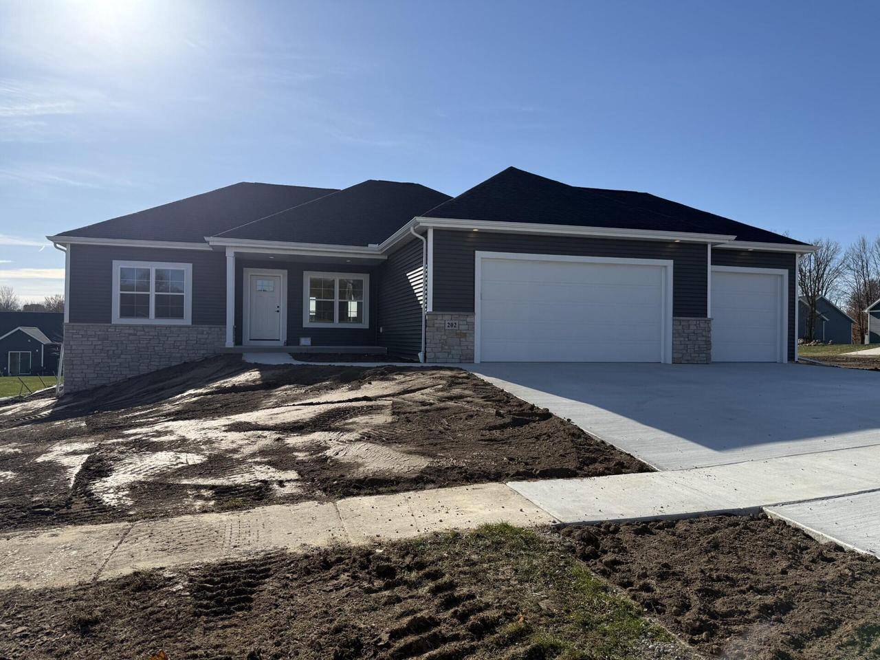 Theresa, WI 53091,202 Edgewater COURT