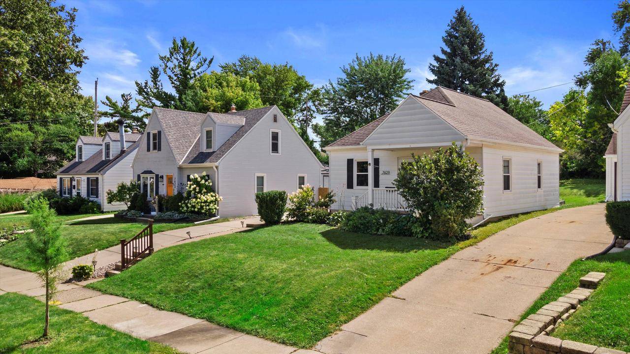 Wauwatosa, WI 53213,7629 Eagle STREET