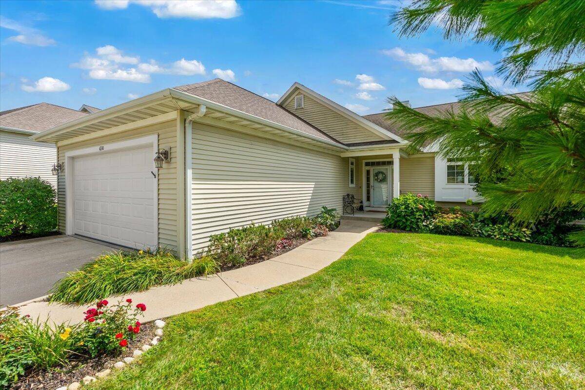 Lake Geneva, WI 53147,630 S Stone Ridge DRIVE