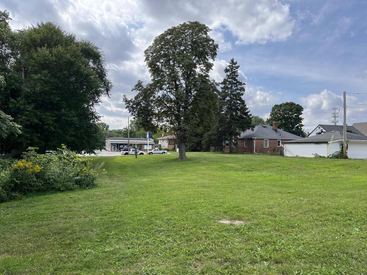 Milwaukee, WI 53235,3814 S KINNICKINNIC AVENUE