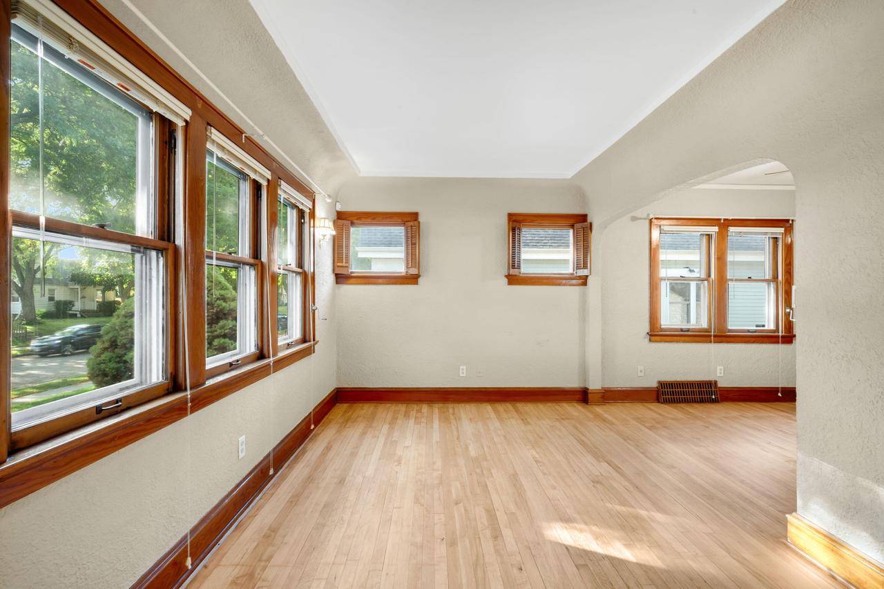 West Allis, WI 53219,2407 S 66th STREET