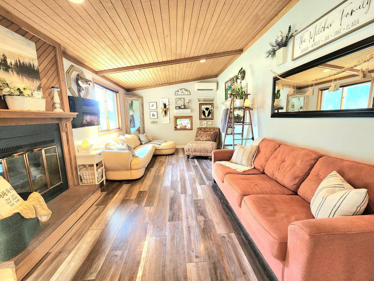 Oostburg, WI 53070,210 S 8th STREET