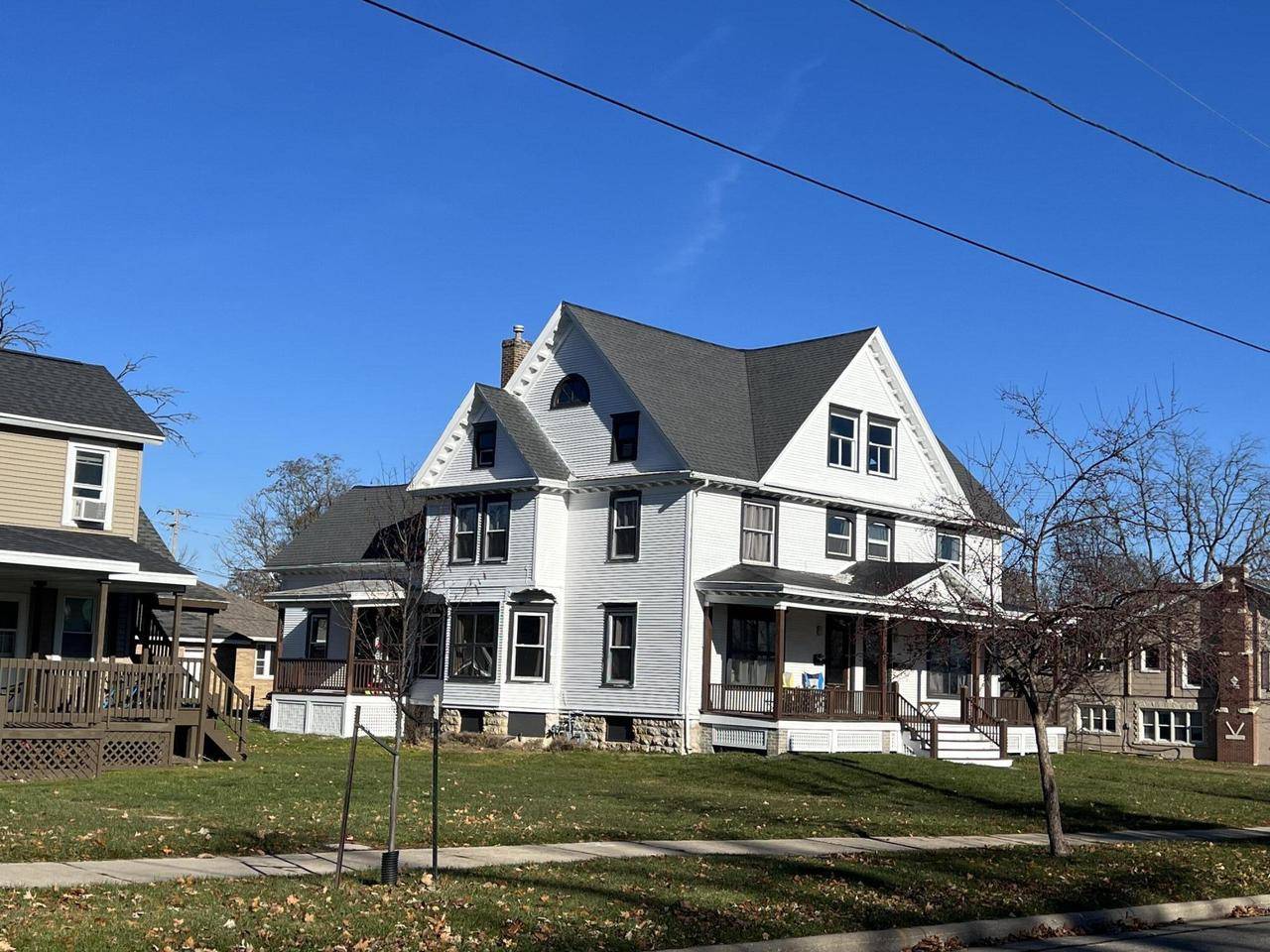 Whitewater, WI 53190,406 W Center STREET #404