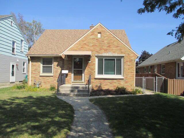 Milwaukee, WI 53215,3306 W Poe STREET