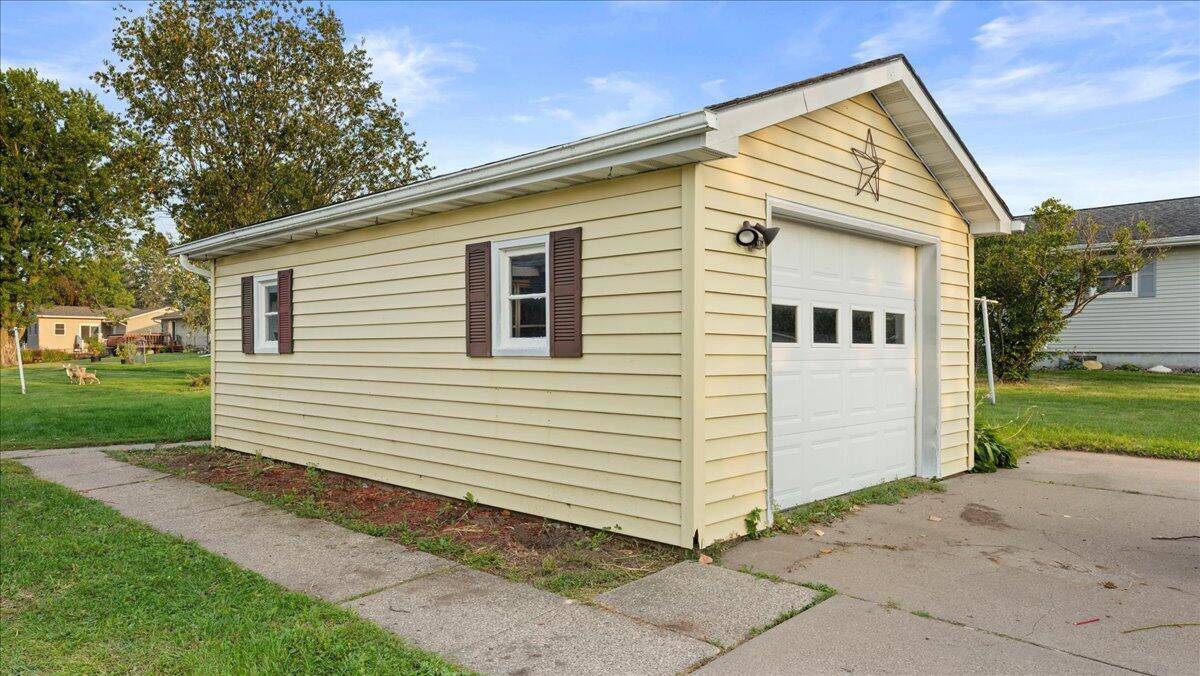 Viroqua, WI 54665,401 Fairview DRIVE