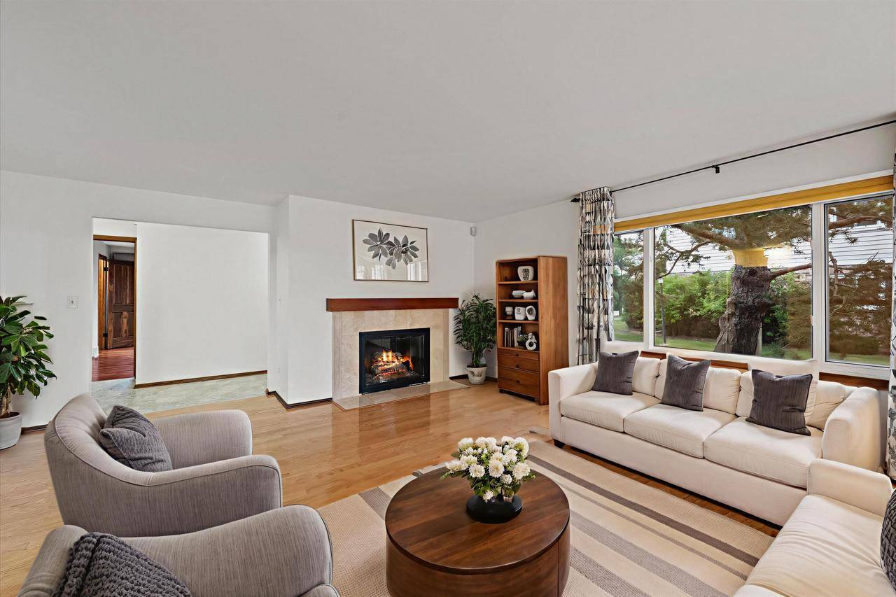 Elm Grove, WI 53122,1118 Pilgrim PARKWAY