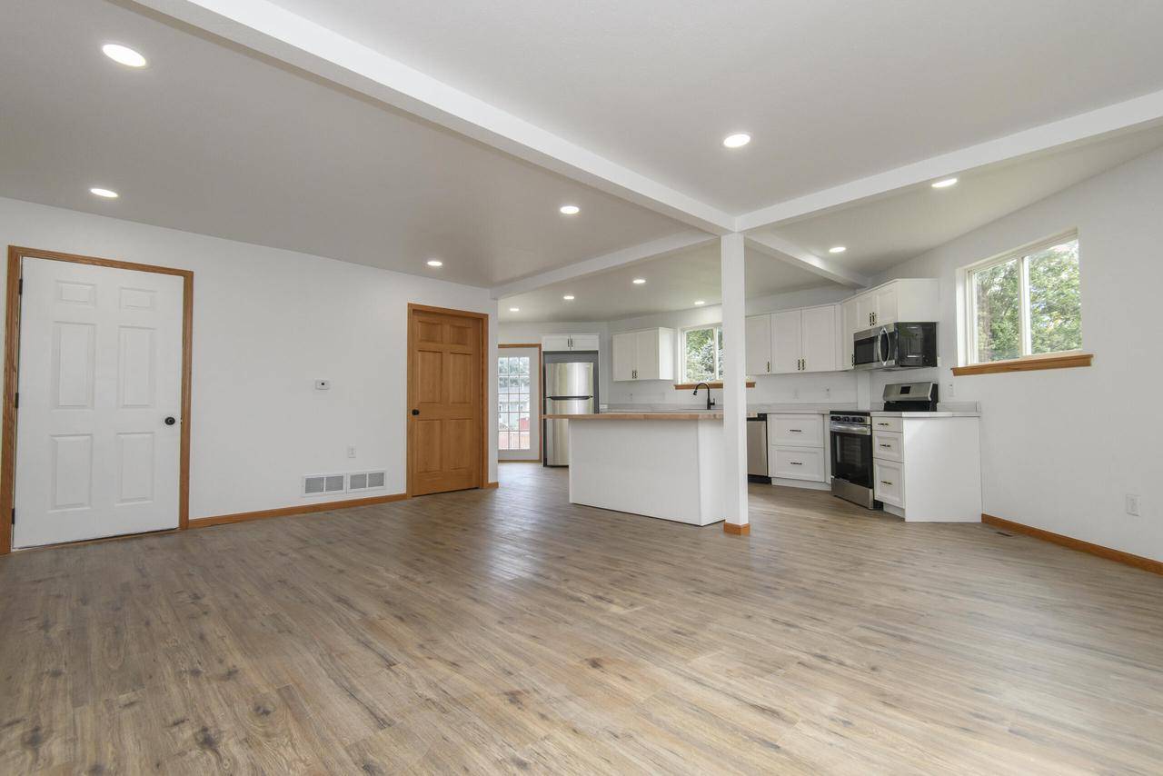 Fox Lake, WI 53933,320 Mill STREET