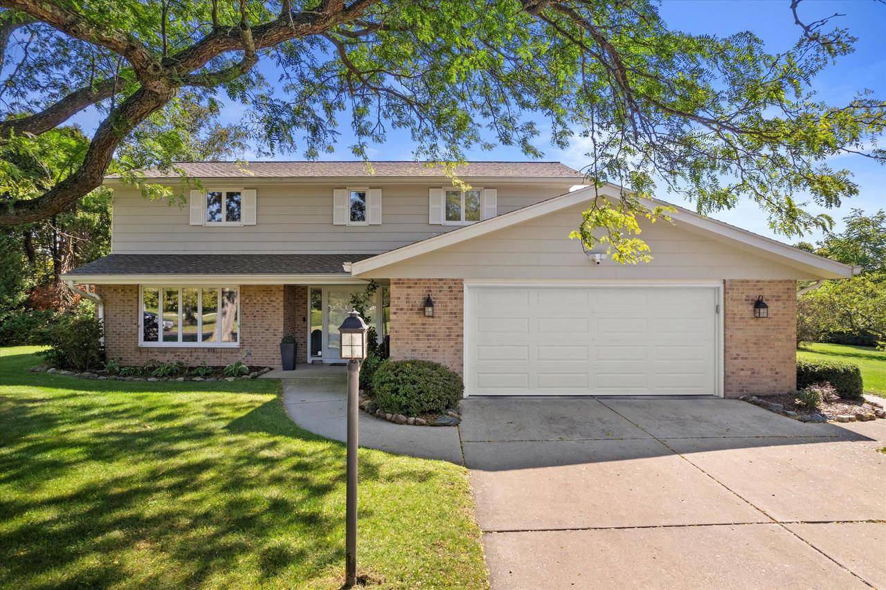 Wind Point, WI 53402,5 Shorewood COURT