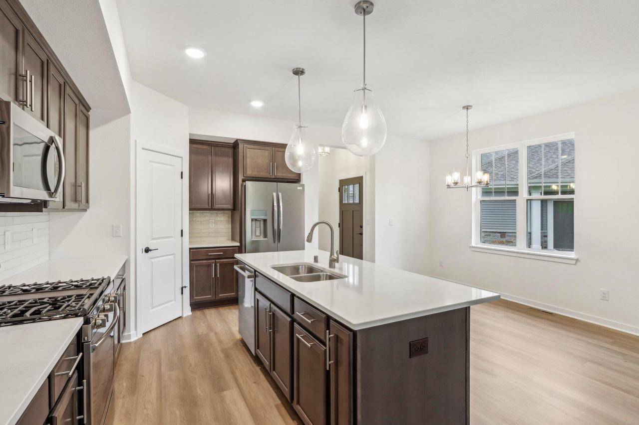 Jackson, WI 53037,W204N17665 Laurel PLACE #601