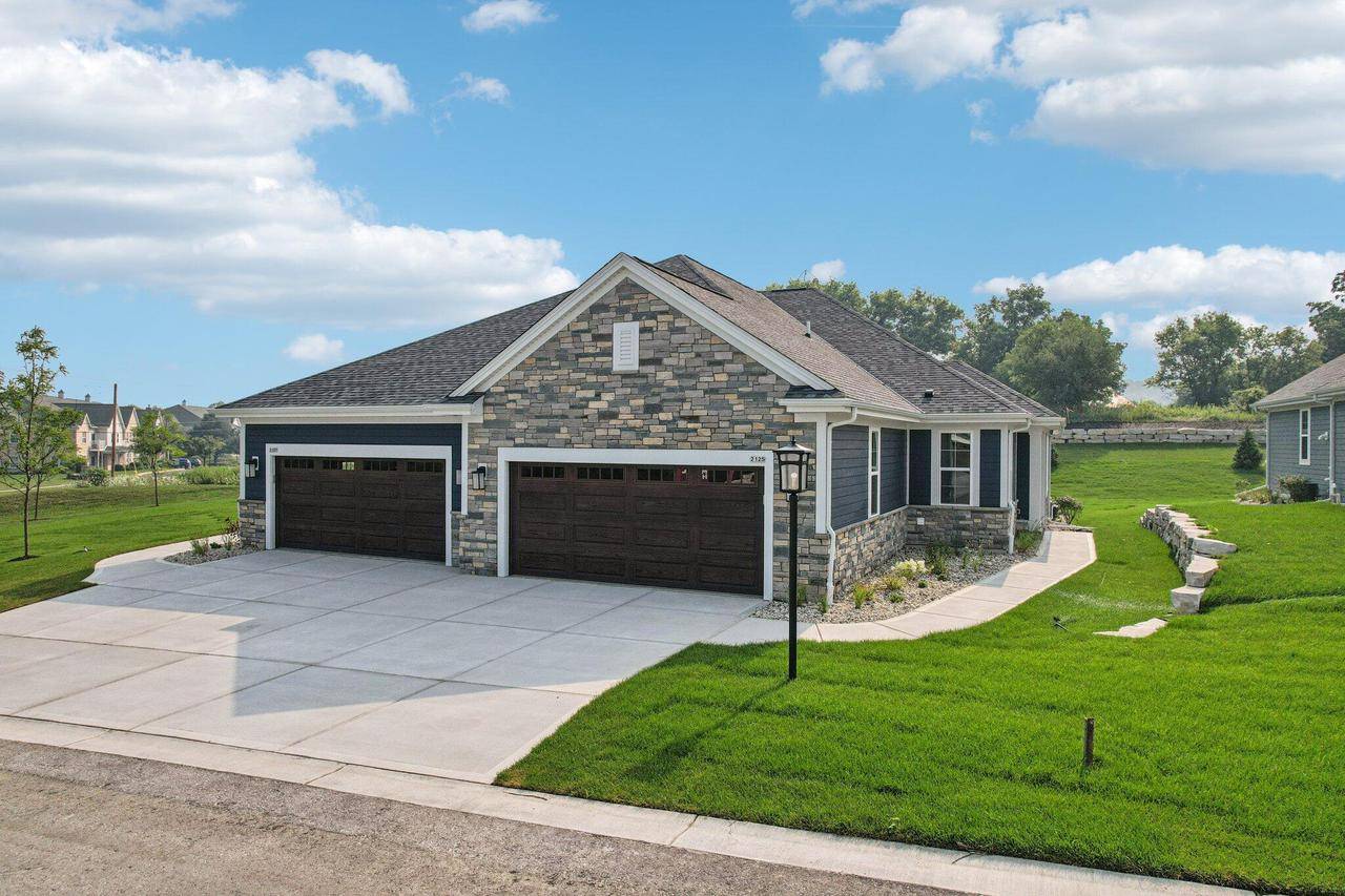 Waukesha, WI 53189,2125 Bluestem DRIVE #0102