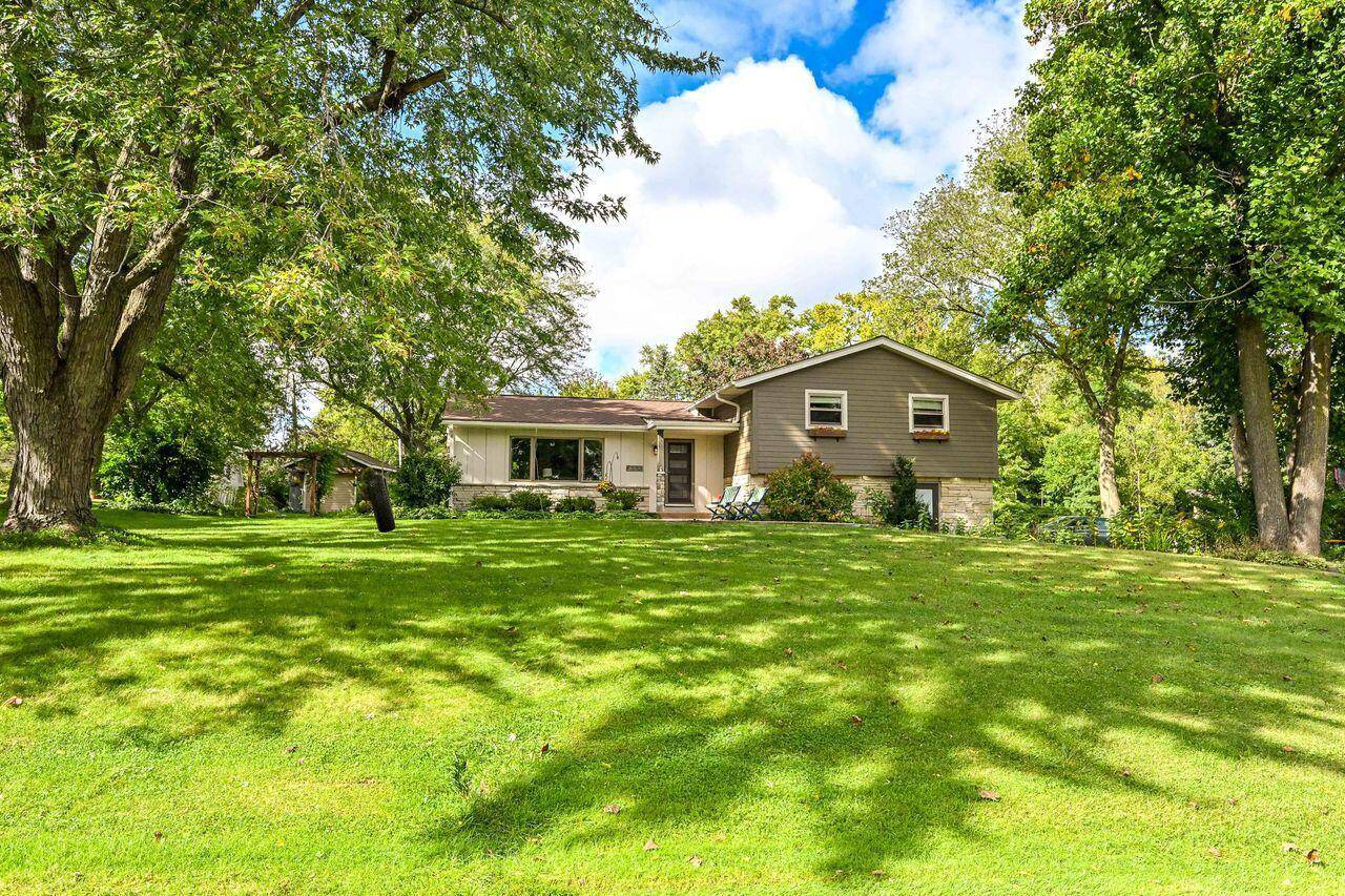 Hales Corners, WI 53130,5701 S 121st STREET