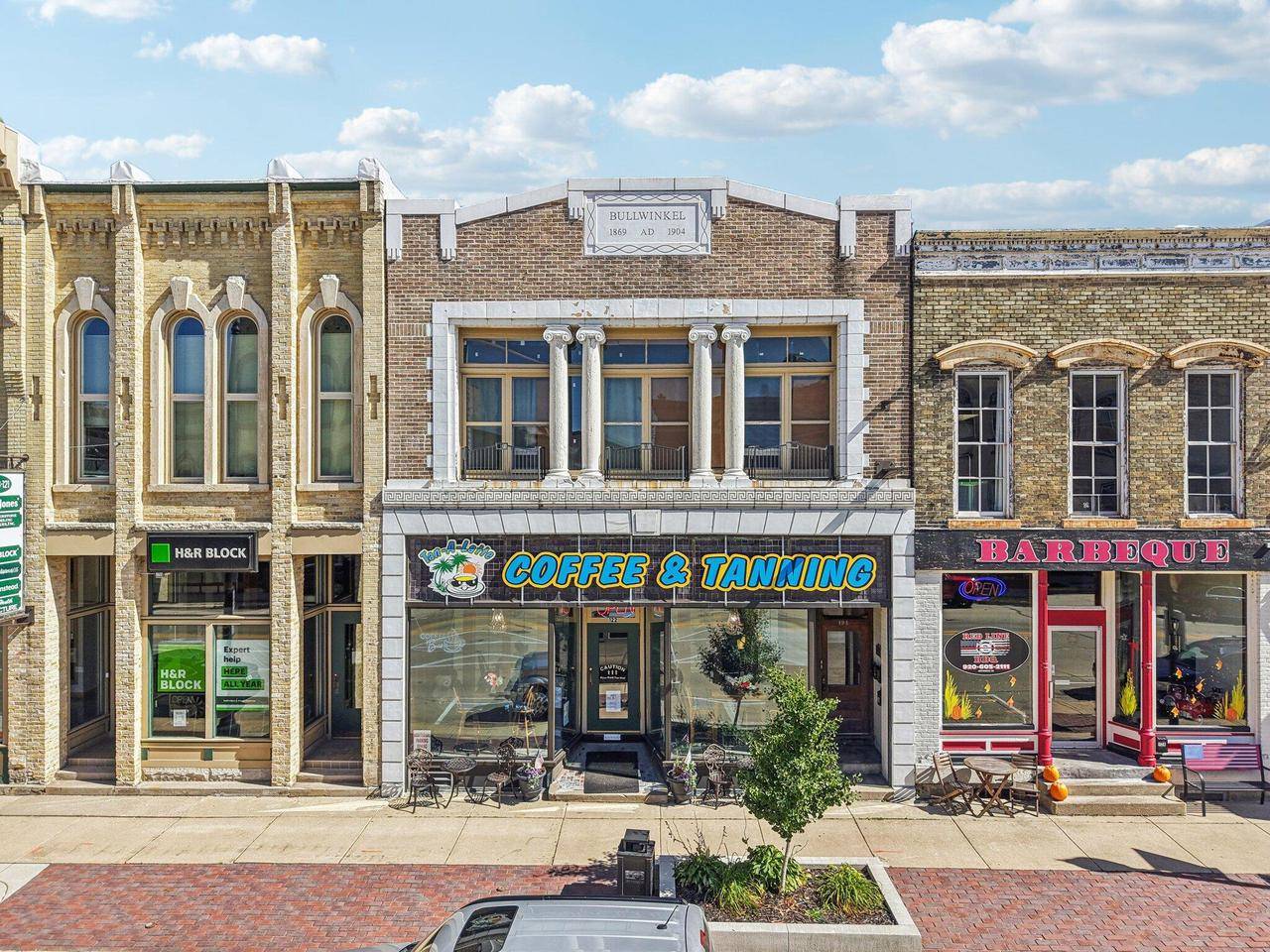 Jefferson, WI 53549,122 S Main STREET #124