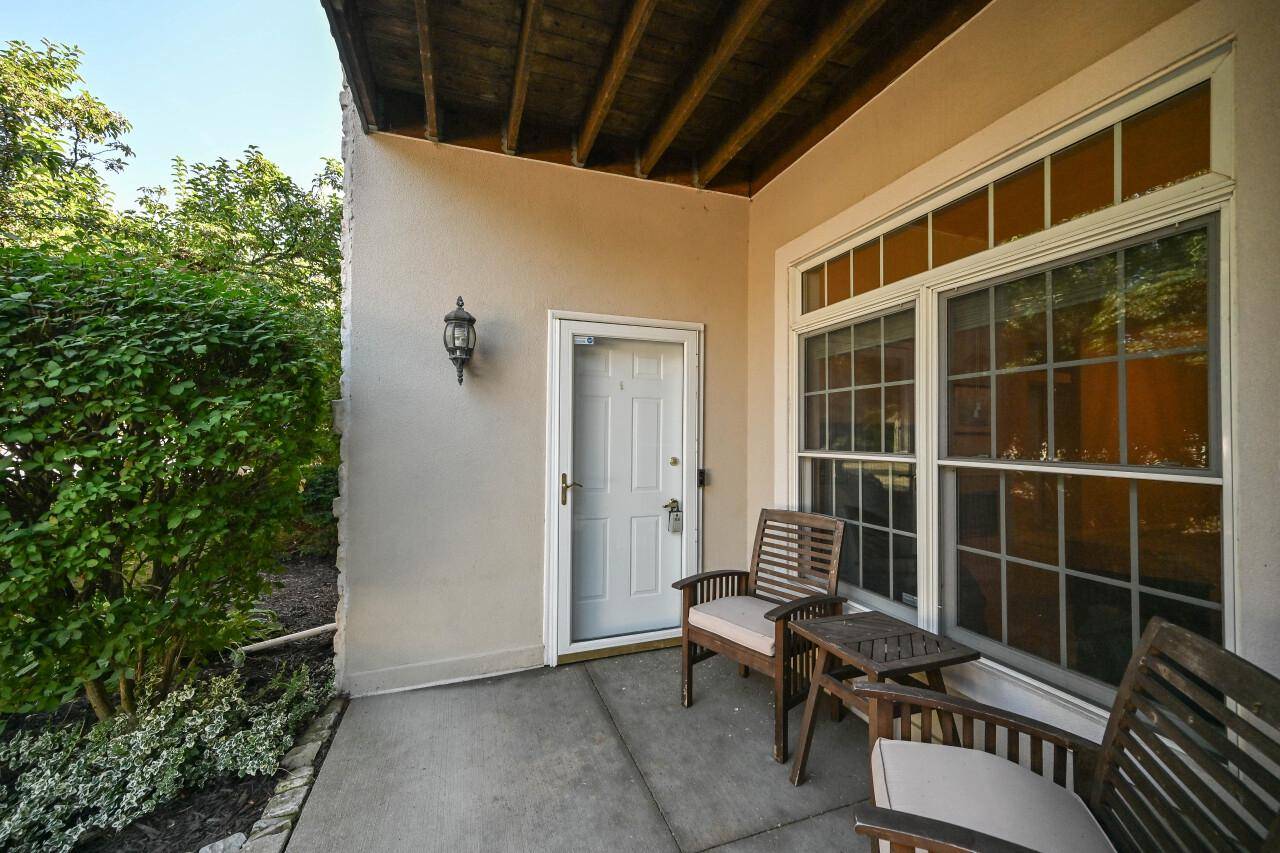 Franklin, WI 53132,10262 W Deerwood LANE