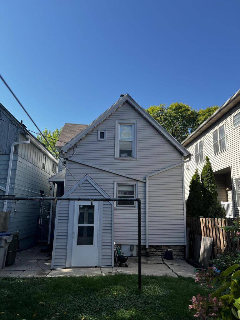 Milwaukee, WI 53202,1716 N Cass STREET