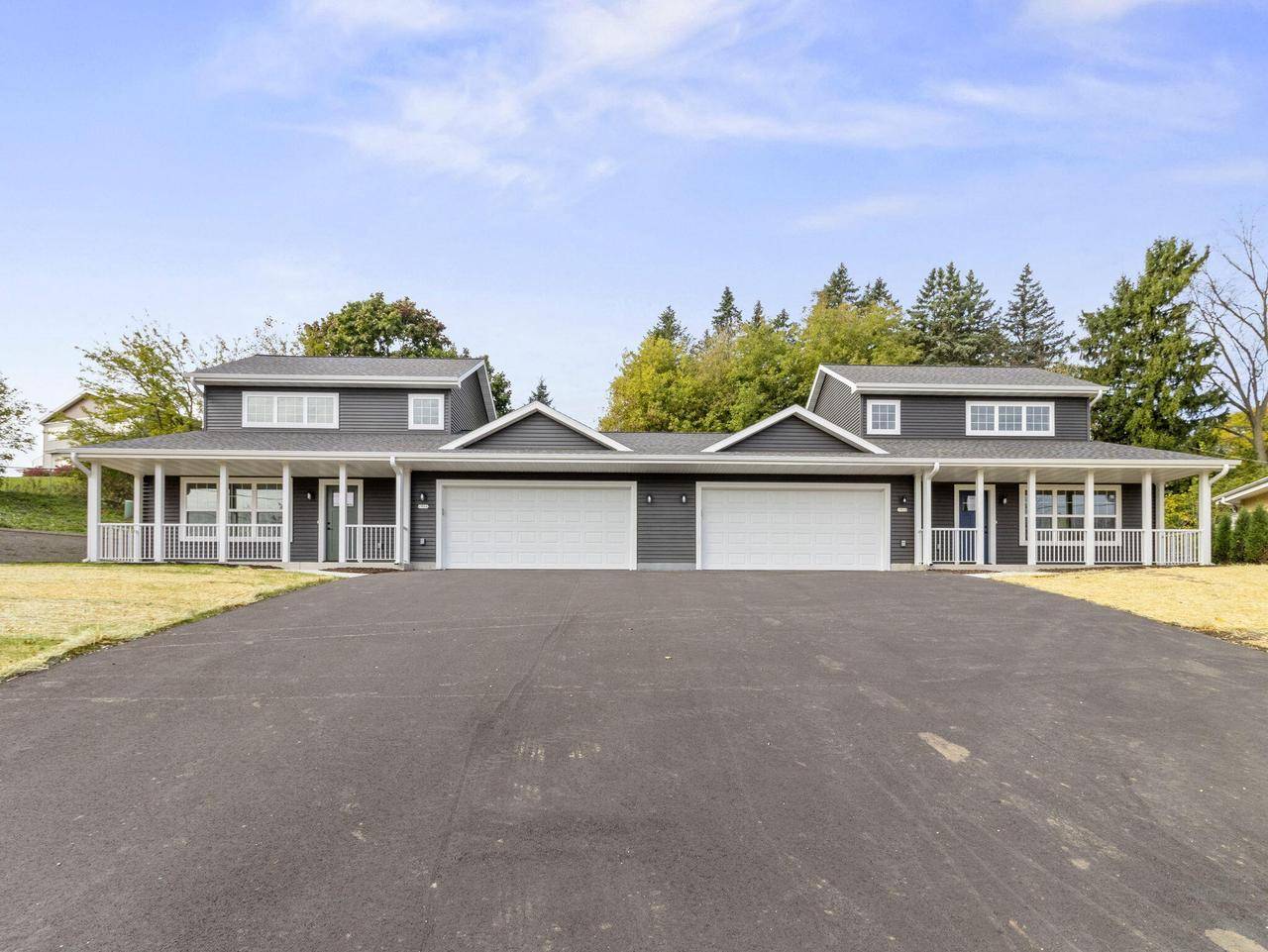 West Bend, WI 53090,1904 River DRIVE