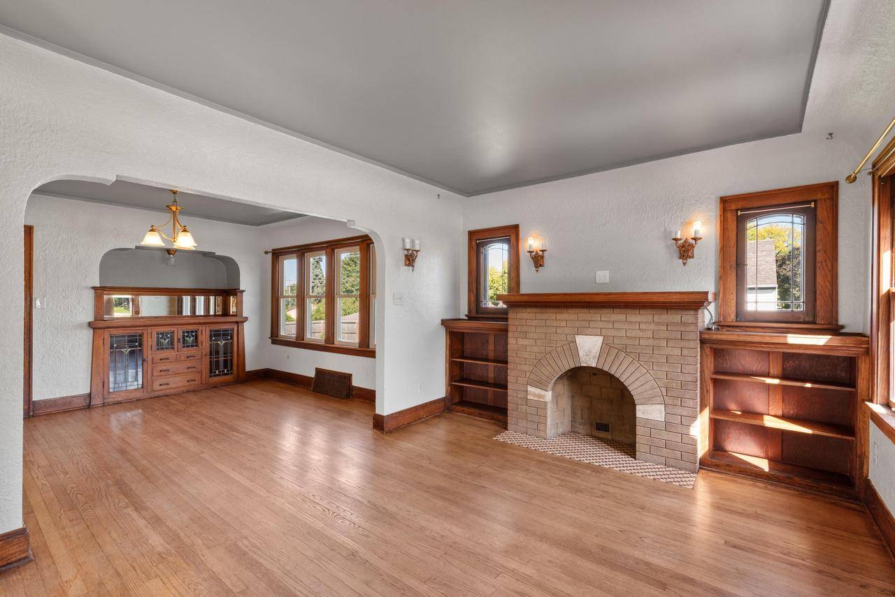 West Allis, WI 53219,7528 W Beloit ROAD