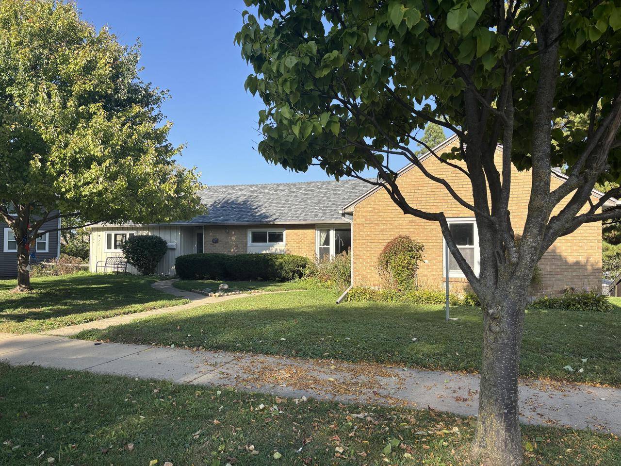 Oconomowoc, WI 53066,646 Summit AVENUE