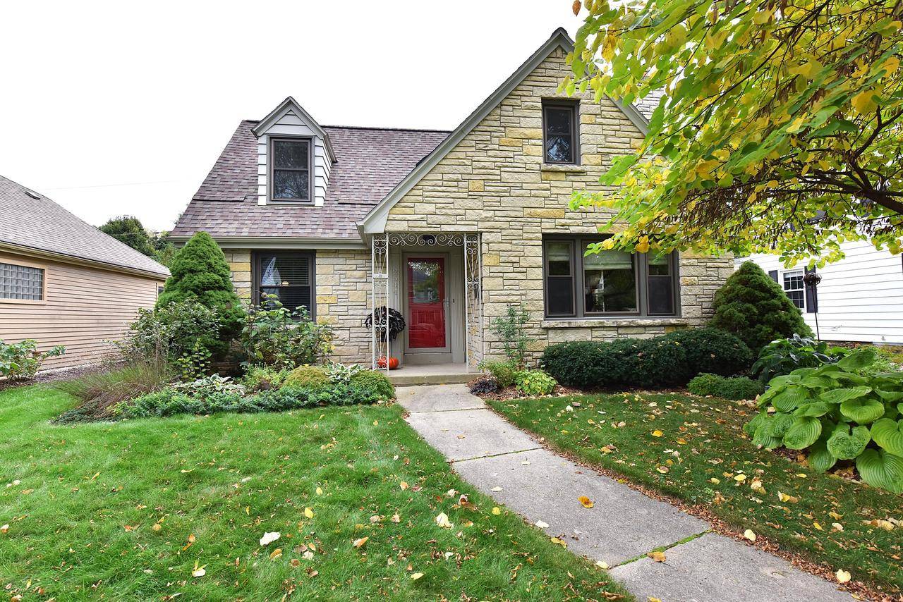 Wauwatosa, WI 53226,2544 N 94th STREET