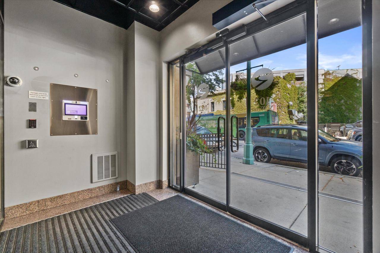 Milwaukee, WI 53202,102 N Water STREET #413