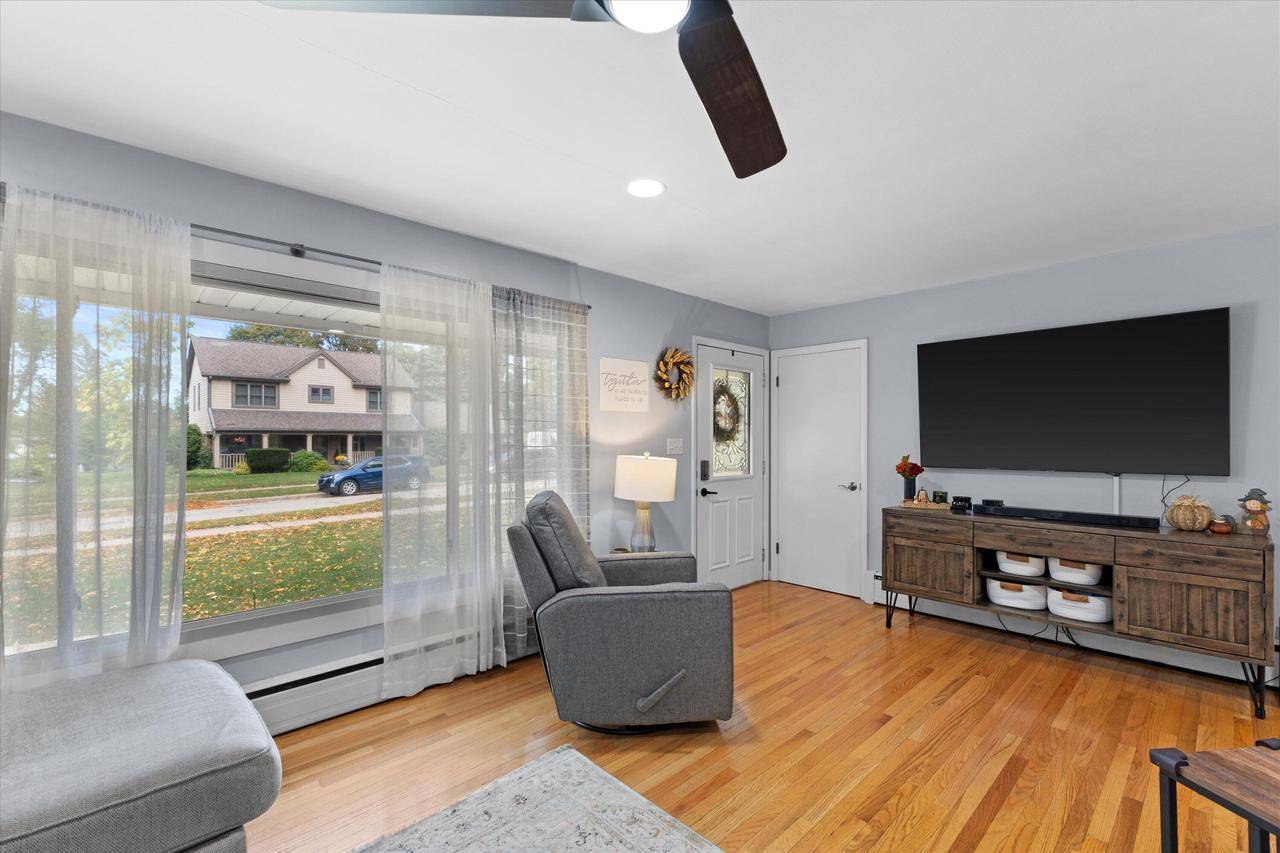 Milwaukee, WI 53227,3406 S 95th STREET