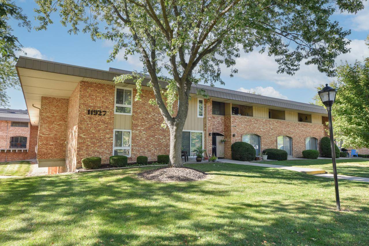 Milwaukee, WI 53224,11927 W Appleton AVENUE #6