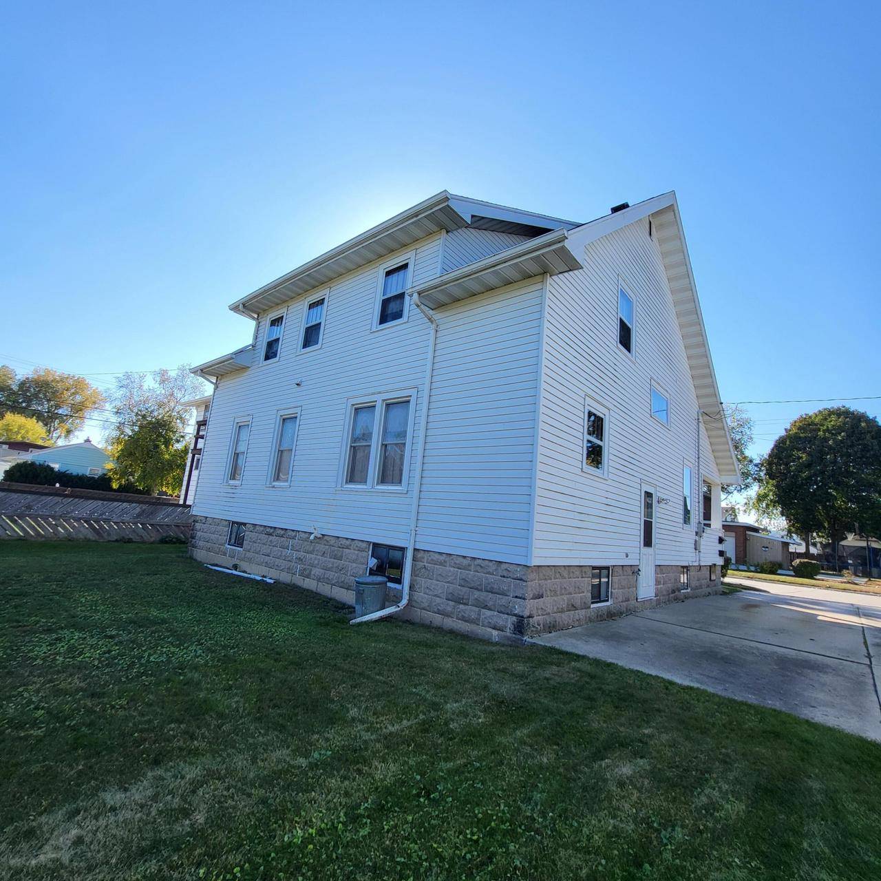 Two Rivers, WI 54241,1005 Webster STREET