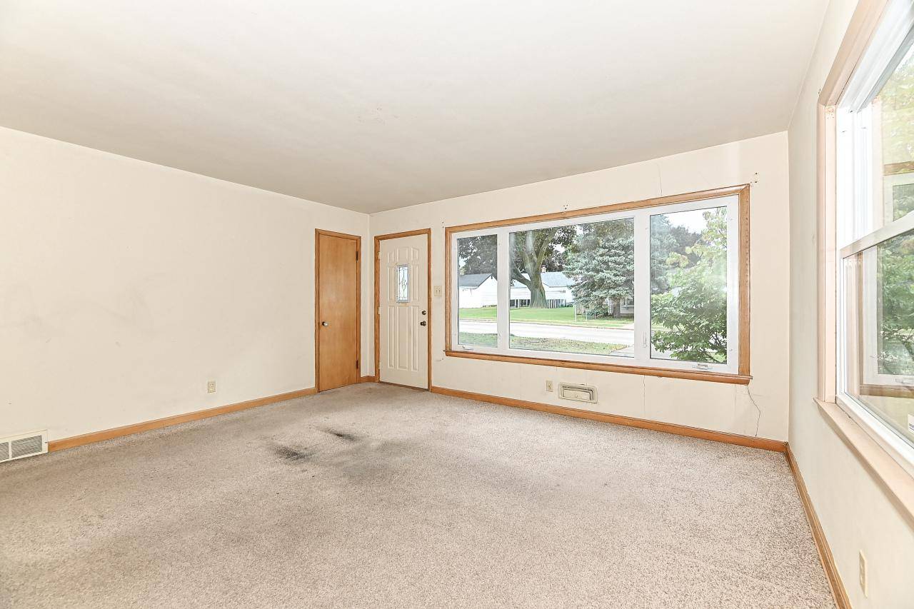 Milwaukee, WI 53221,3581 S 20th STREET