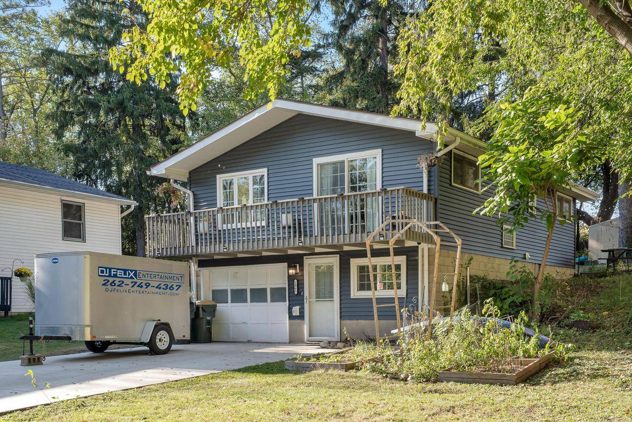 Twin Lakes, WI 53181,1061 Highland DRIVE