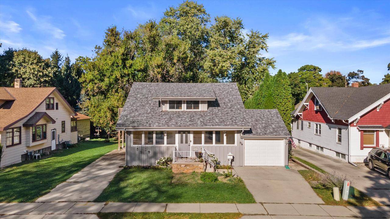 Oconomowoc, WI 53066,914 W Wisconsin AVENUE
