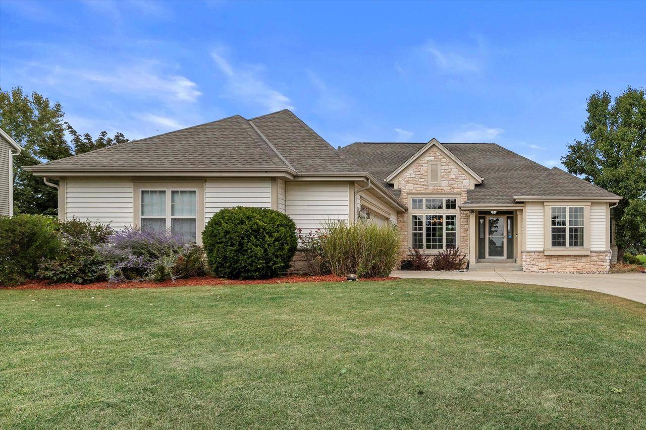 Mukwonago, WI 53149,614 Stoecker Farm AVENUE