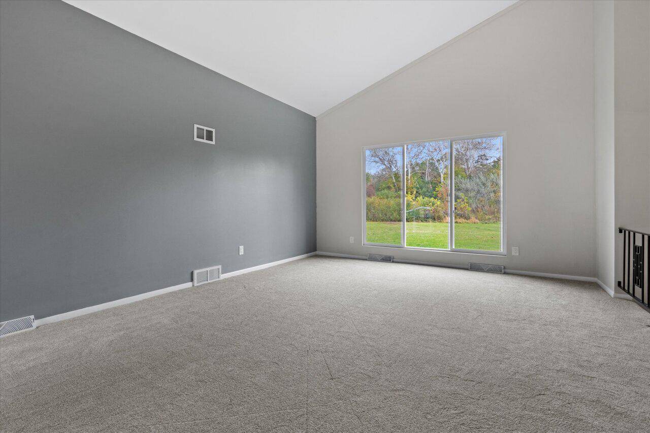 Mequon, WI 53092,12619 N River Forest CIRCLE