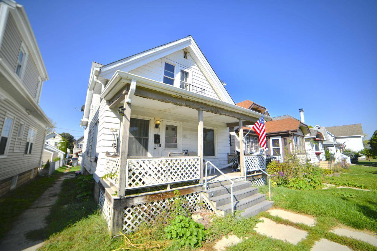 West Allis, WI 53219,2033 S 76th STREET
