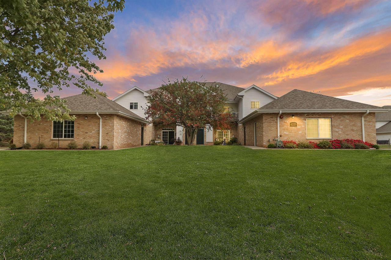 Racine, WI 53403,4225 Taylor Harbor E #4