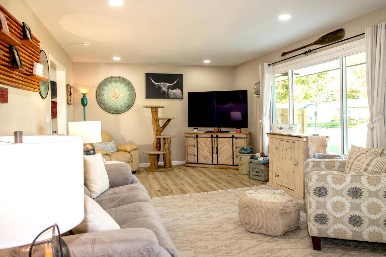 Sheboygan, WI 53081,3826 S 15th STREET