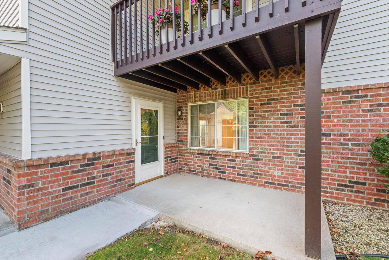 Oak Creek, WI 53154,170 W Aspen COURT ##6