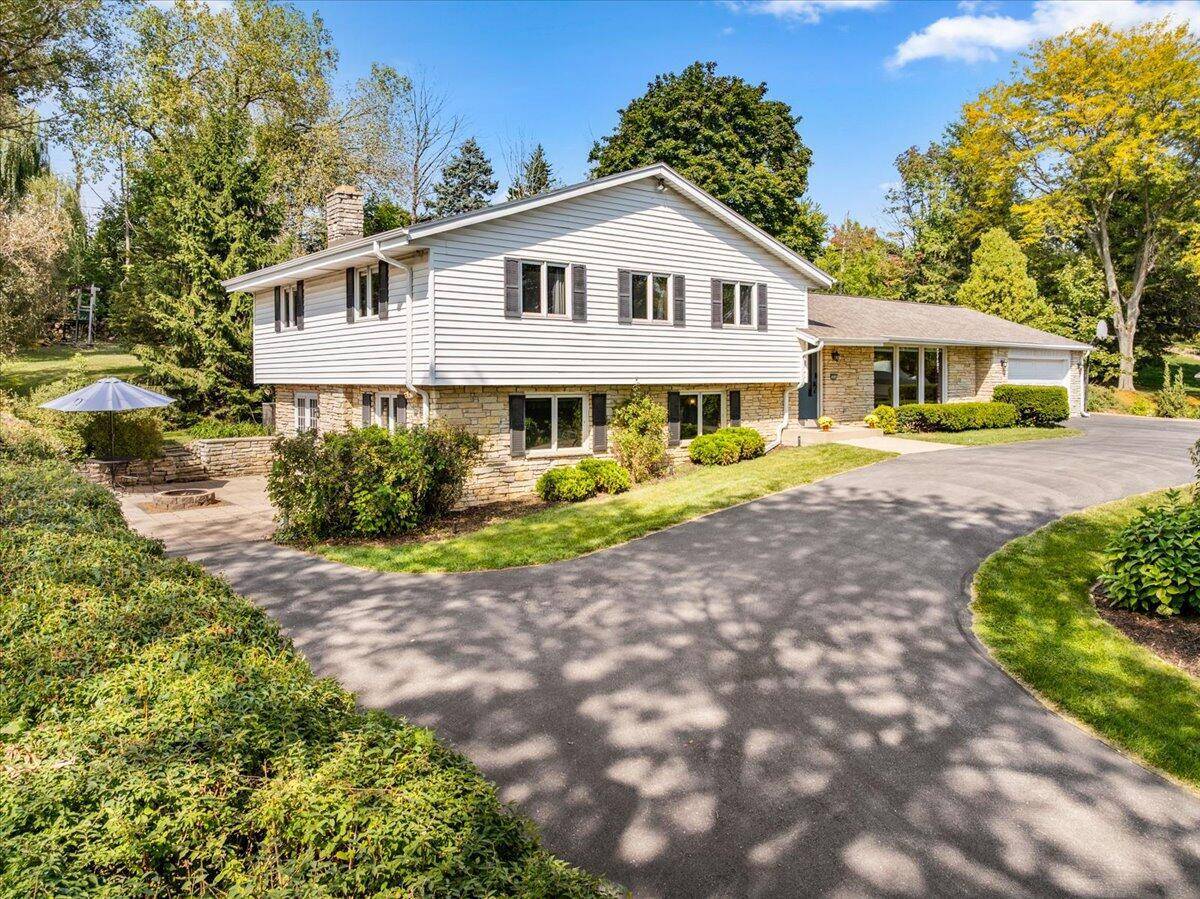 Brookfield, WI 53045,18660 Bonnie LANE