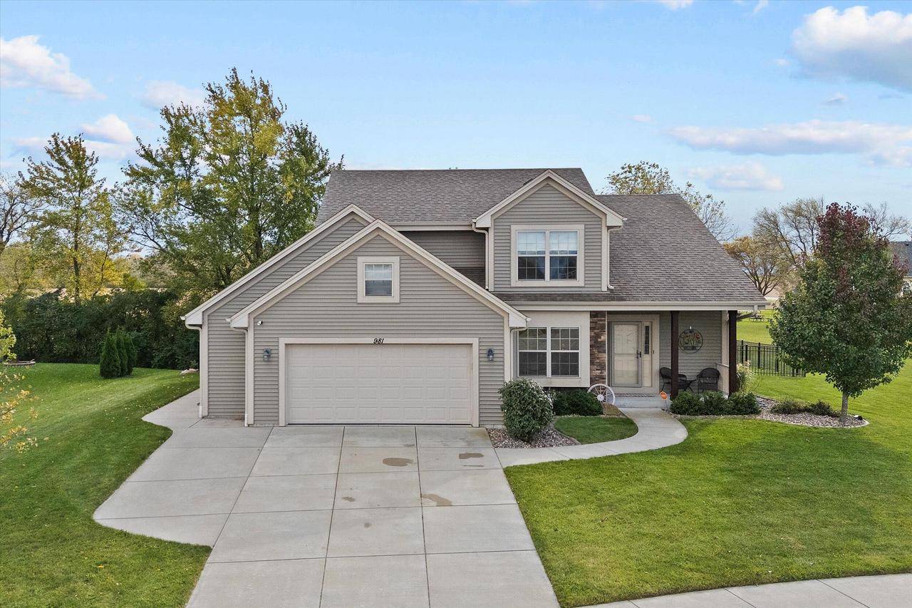 Belgium, WI 53004,981 Log Cabin LANE