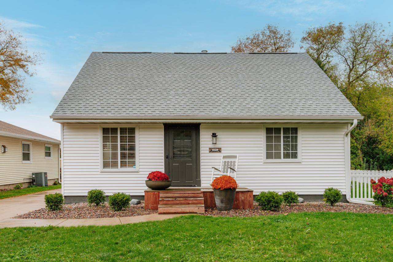 Oconomowoc, WI 53066,435 E Harvard STREET