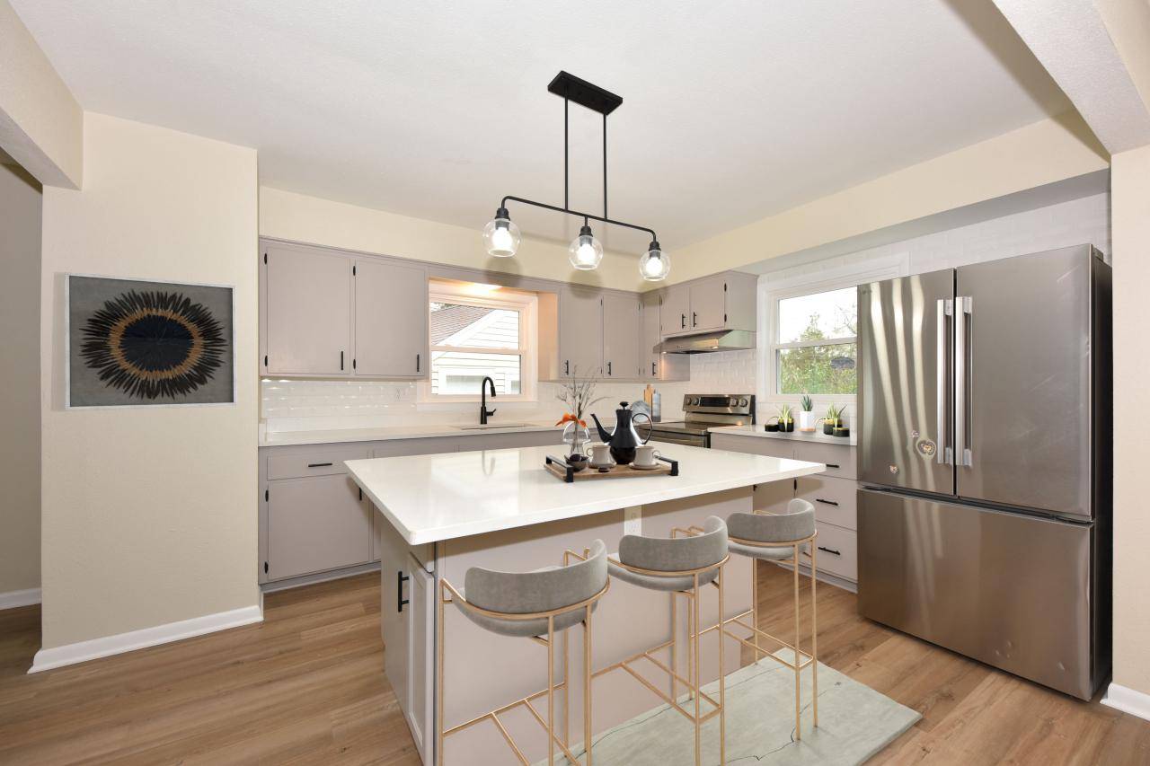 Menomonee Falls, WI 53051,N84W16544 Ann AVENUE