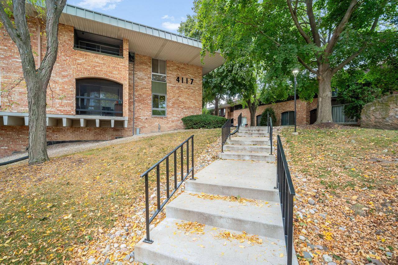Brown Deer, WI 53209,4117 W Rivers Edge CIRCLE #1