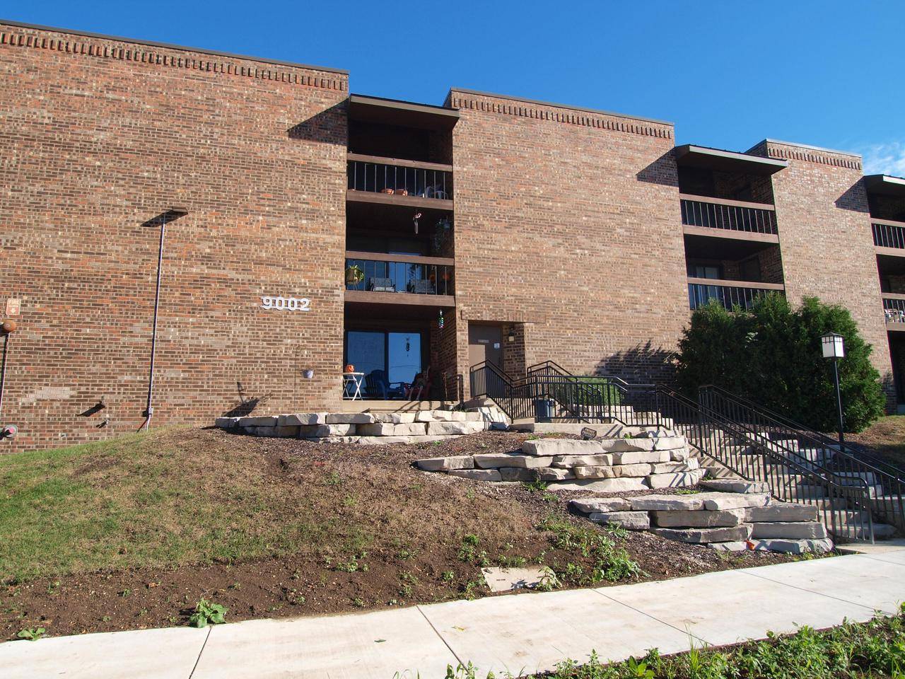 Milwaukee, WI 53222,9002 W Lisbon AVENUE #208