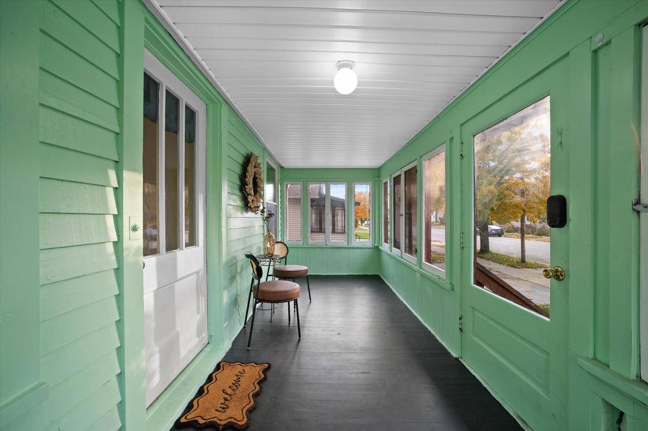 Waukesha, WI 53186,129 S West AVENUE