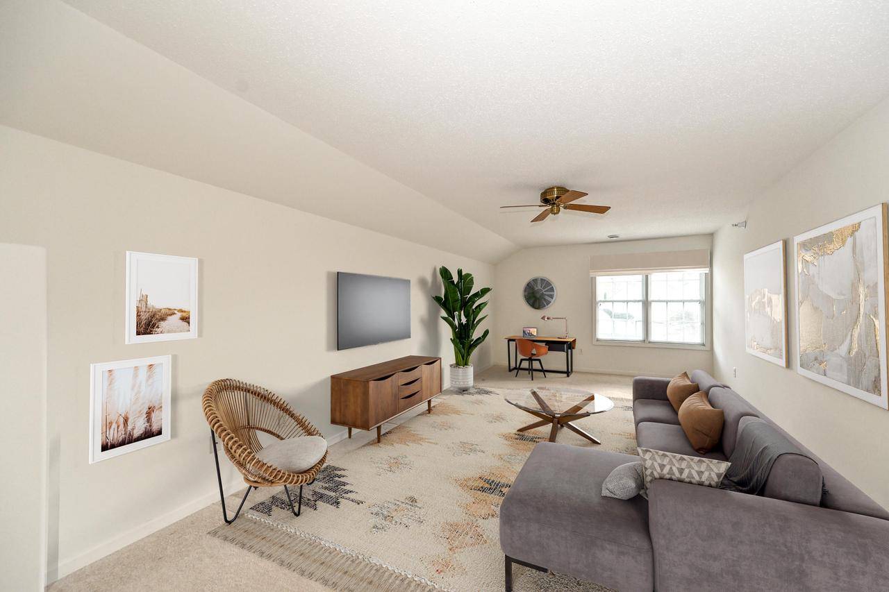 Franklin, WI 53132,10258 W Deerwood LANE