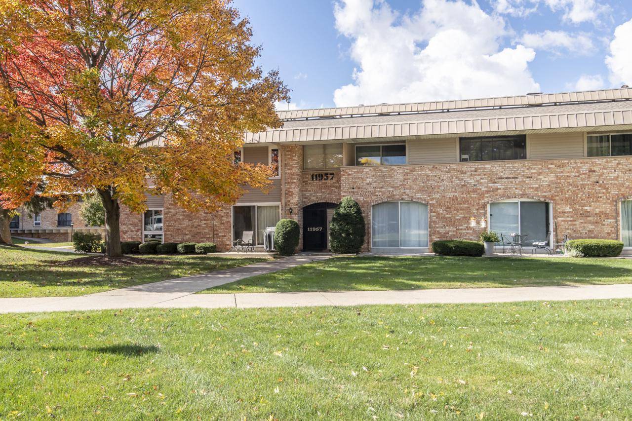Milwaukee, WI 53224,11957 W Appleton AVENUE #4