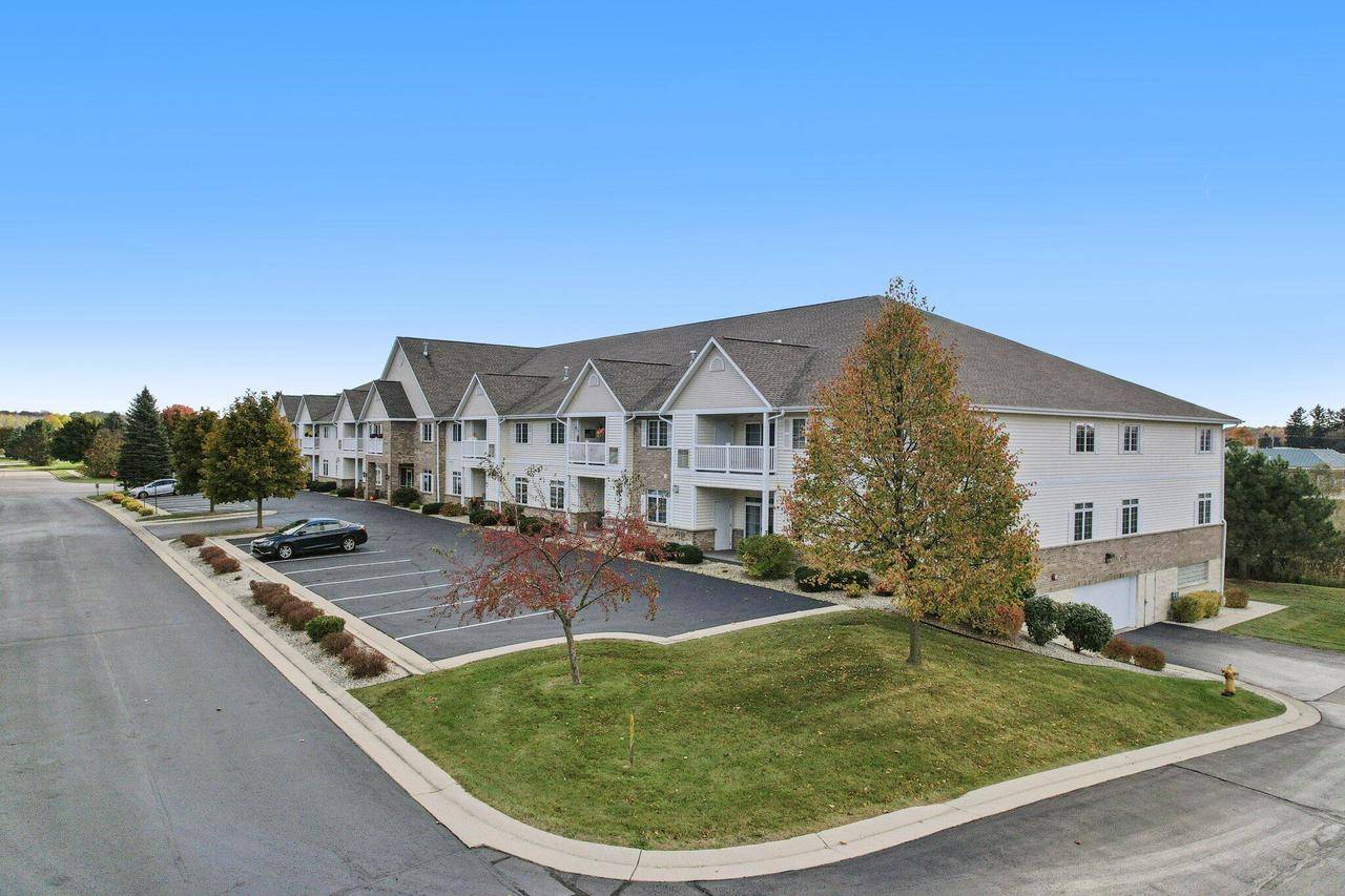 West Bend, WI 53095,1275 Shadowood CIRCLE #110