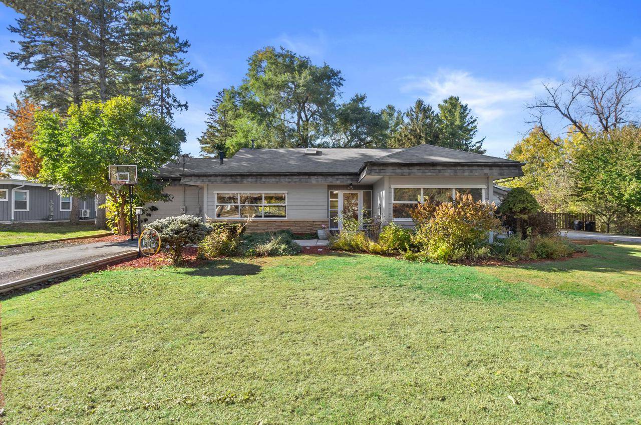 Genoa City, WI 53128,905 Carter STREET