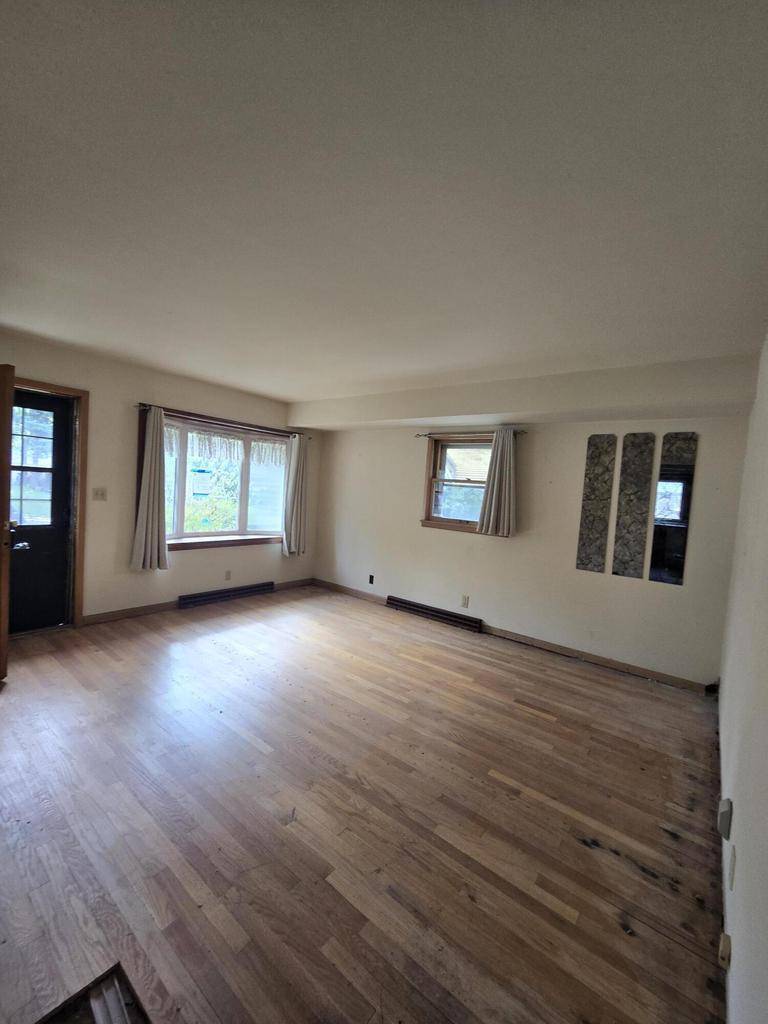 Waukesha, WI 53186,1112 Gertrude STREET