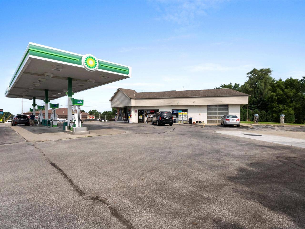 Hales Corners, WI 53130,11931 W Janesville ROAD